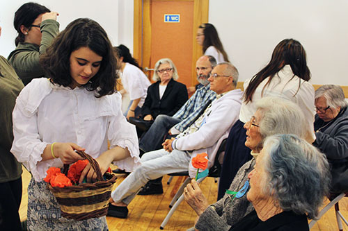 Alunos de Psicossocial visitam utentes de Centro de Dia