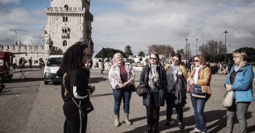 Alunos da turma 134 recebem comitiva de professores polacos